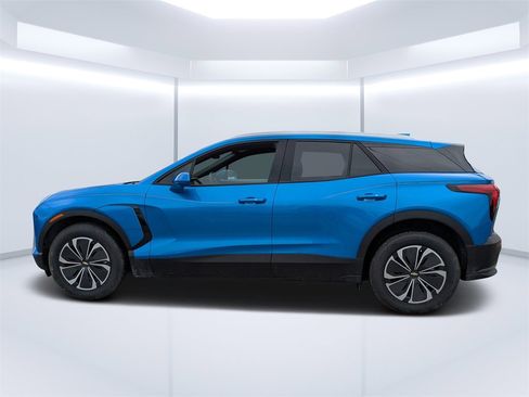 New 2025 Chevrolet Blazer EV LT image 11