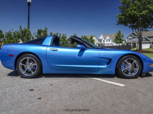 Used 1998 Chevrolet Corvette Coupe w/ Roof Pkg RWD image 9