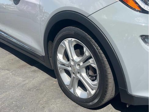 Used 2020 Chevrolet Bolt LT FWD image 11