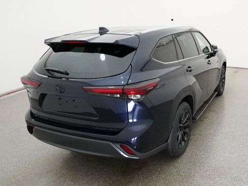 New 2026 Toyota Highlander Limited AWD/4WD image 11