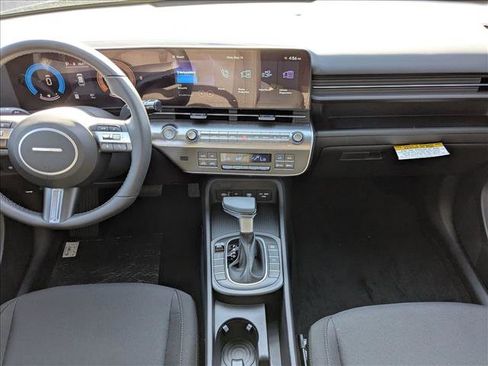 Used 2025 Hyundai Kona SEL AWD/4WD image 16