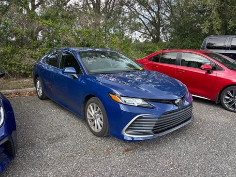 Used 2023 Toyota Camry LE FWD image 2