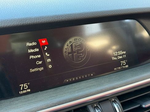 Used 2019 Alfa Romeo Stelvio Ti w/ Nero Edizione image 19