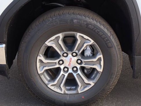 New 2026 GMC Sierra 1500 SLE w/ Preferred Package image 19