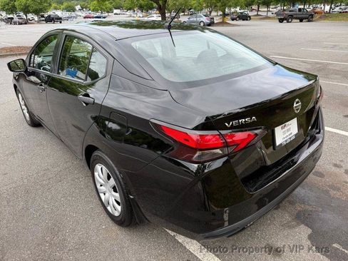 Used 2022 Nissan Versa S FWD image 6