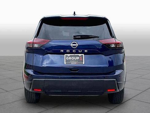 Certified 2025 Nissan Rogue SV FWD image 5