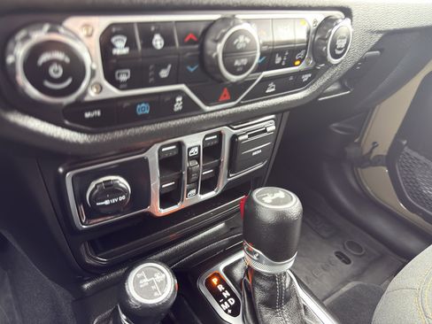 Used 2025 Jeep Wrangler Unlimited Sport S 4xe w/ Convenience Group AWD/4WD image 20