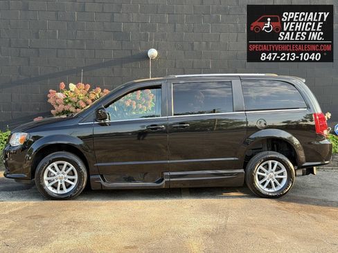 Used 2018 Dodge Grand Caravan SXT FWD image 5