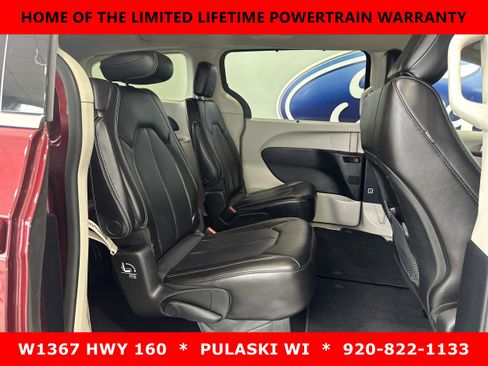 Used 2020 Chrysler Voyager Lxi image 5