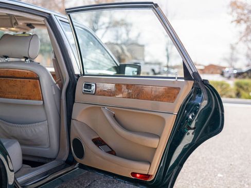 Used 1994 Jaguar XJ6 image 39
