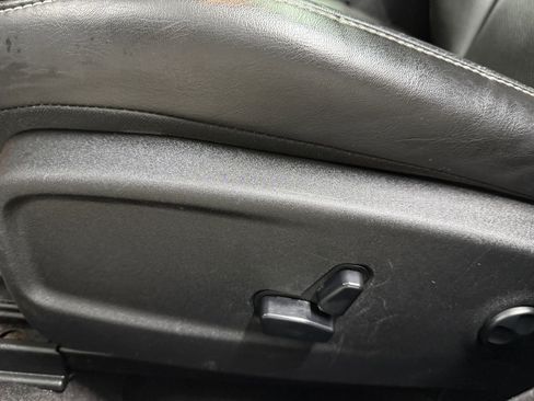 Used 2018 Chrysler 300 S w/ 300S Premium Group image 12