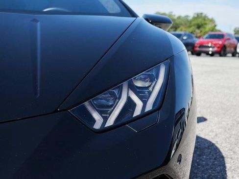 Used 2018 Lamborghini Huracan LP 610-4 AWD/4WD image 15