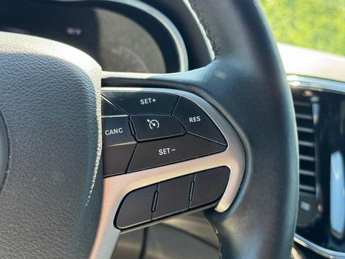 Used 2020 Jeep Grand Cherokee Laredo w/ Laredo X Package AWD/4WD image 20