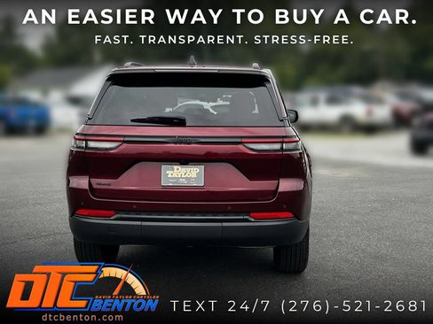 Used 2025 Jeep Grand Cherokee Altitude AWD/4WD image 6