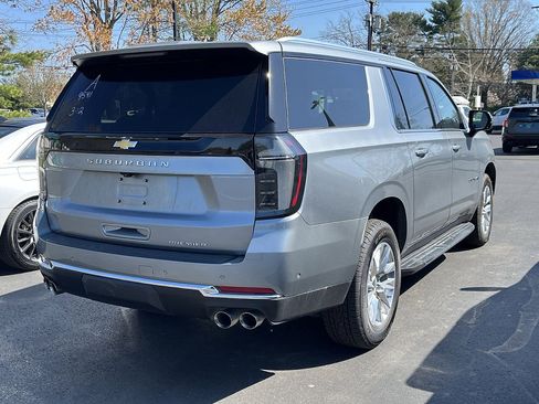 Certified 2025 Chevrolet Suburban Premier w/ Sun And Tow Package AWD/4WD image 11