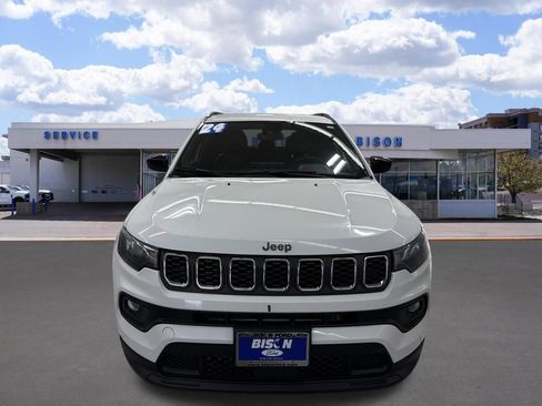 Used 2024 Jeep Compass Latitude AWD/4WD image 8