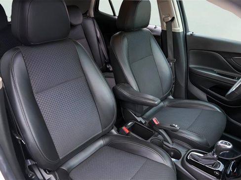 Used 2022 Buick Encore Preferred w/ Safety Package image 28