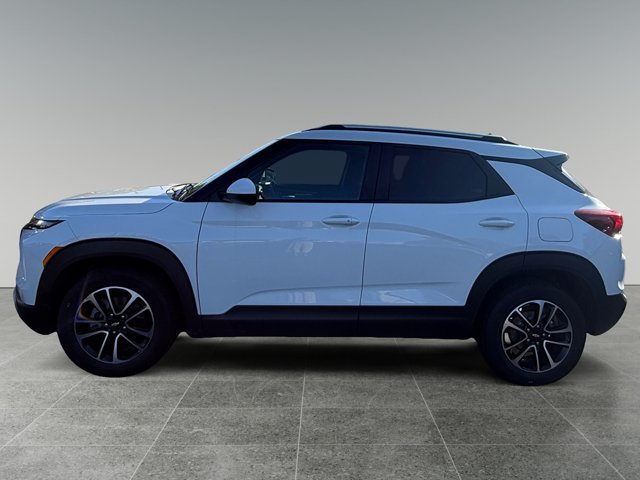 Certified 2024 Chevrolet TrailBlazer LT w/ LT Cold Weather Package FWD image 2