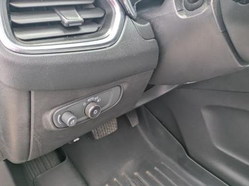 Used 2023 Chevrolet Equinox LT FWD image 7