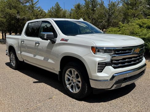 Used 2024 Chevrolet Silverado 1500 LTZ AWD/4WD image 3