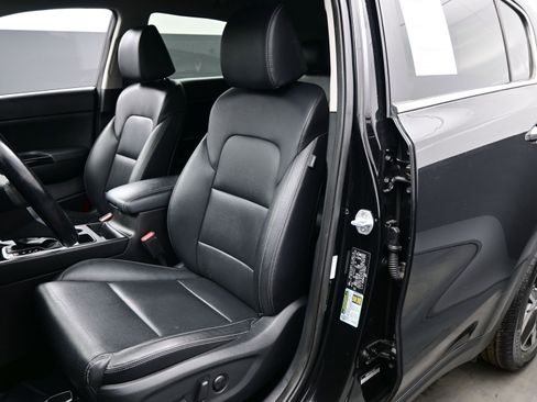 Used 2020 Kia Sportage EX image 12