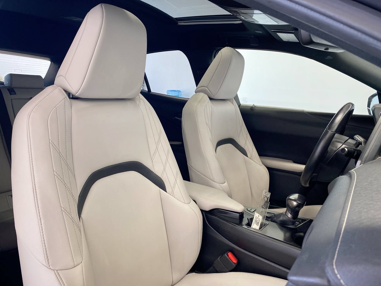 Used 2023 Lexus UX 250h FWD w/ Accessory Package (Z1) image 30