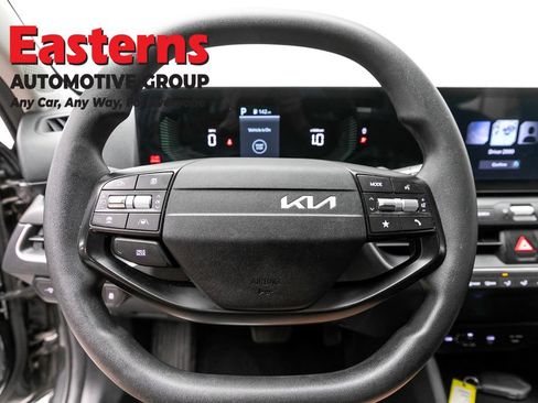 Used 2025 Kia K4 FWD image 10