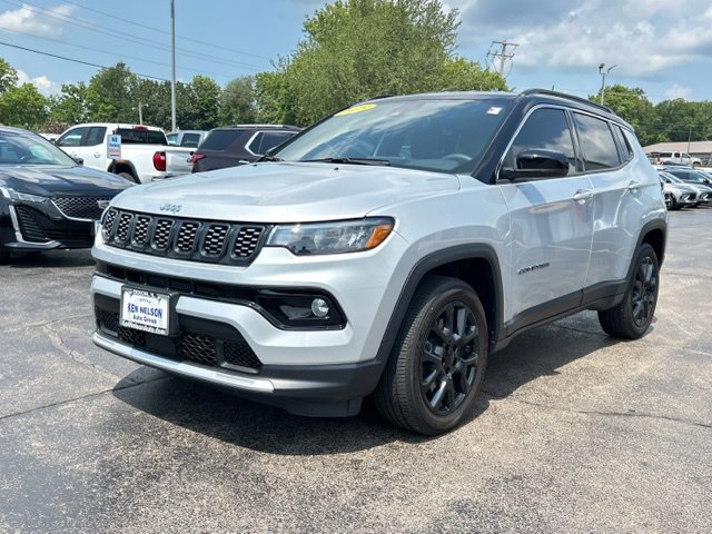 Used 2025 Jeep Compass Limited AWD/4WD image 5