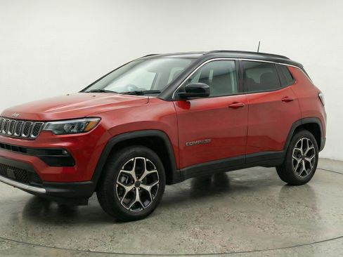 Used 2025 Jeep Compass Limited image 3