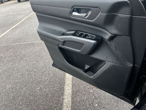 Used 2024 Nissan Pathfinder SL w/ Cargo Package AWD/4WD image 14