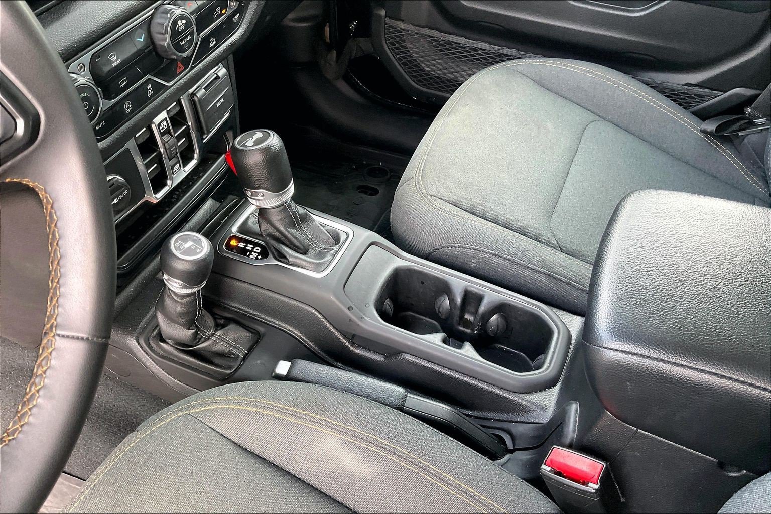 Used 2024 Jeep Wrangler Unlimited Sport AWD/4WD image 17