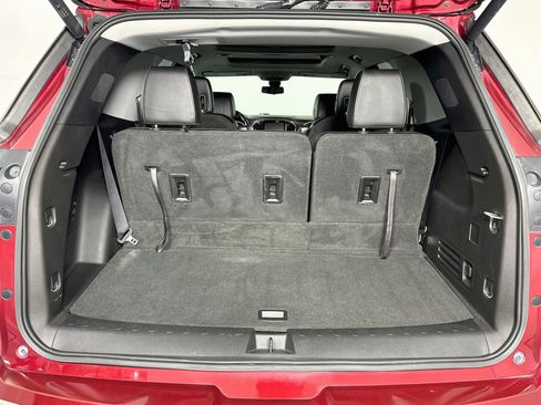 Used 2018 Chevrolet Traverse Premier w/ Driver Confidence II Package FWD image 28
