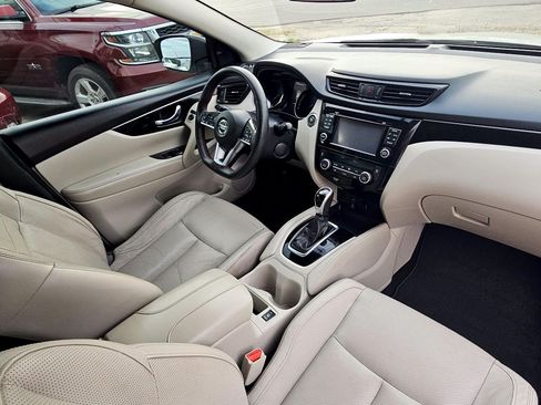 Used 2018 Nissan Rogue Sport SL FWD image 22