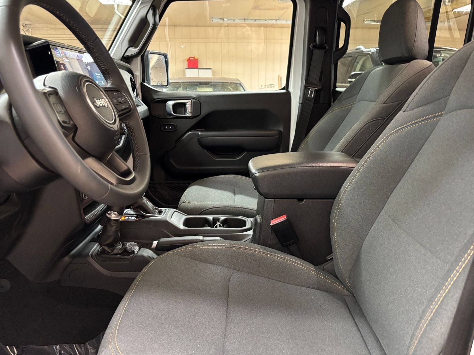 Used 2025 Jeep Wrangler Unlimited Sport AWD/4WD image 25