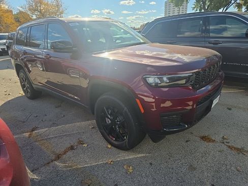 New 2025 Jeep Grand Cherokee L Altitude AWD/4WD image 1