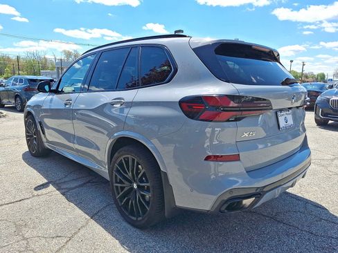 Used 2025 BMW X5 xDrive40i w/ M Sport Package AWD/4WD image 4