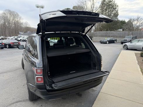 Used 2020 Land Rover Range Rover HSE image 18