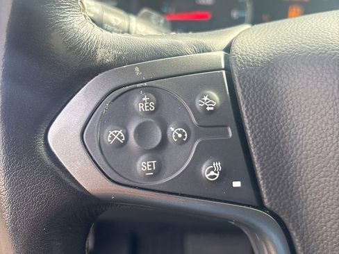 Used 2020 Chevrolet Suburban Premier w/ Premier 6.2L Value Package image 16