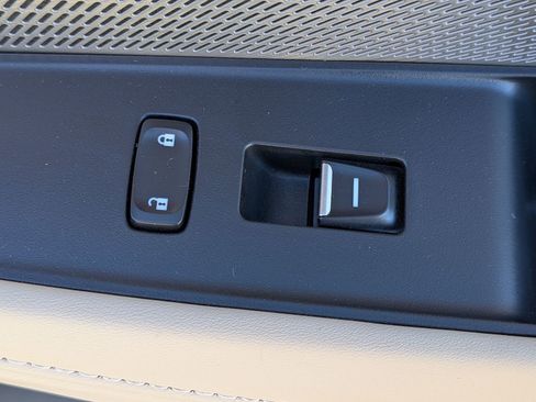 Used 2023 Acura MDX SH-AWD w/ Technology Package image 39