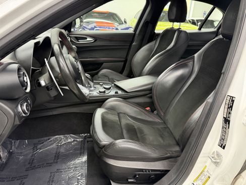 Used 2017 Alfa Romeo Giulia Quadrifoglio image 19