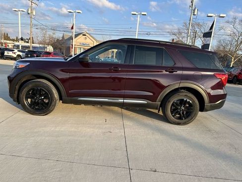 Used 2022 Ford Explorer XLT w/ Equipment Group 202A image 32