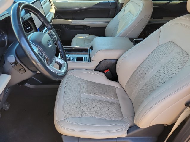 Used 2024 Ford Expedition Limited RWD image 12