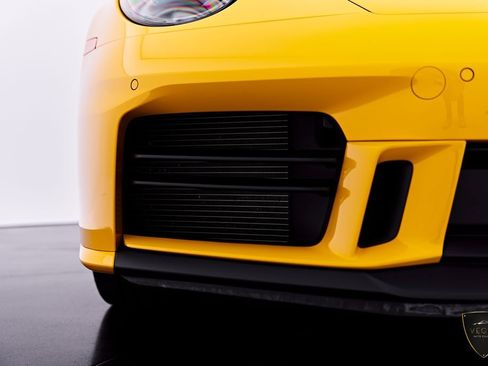 Used 2025 Porsche 911 Carrera RWD image 25