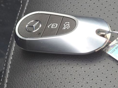 Used 2025 Mercedes-Benz C 300 4MATIC Sedan image 36