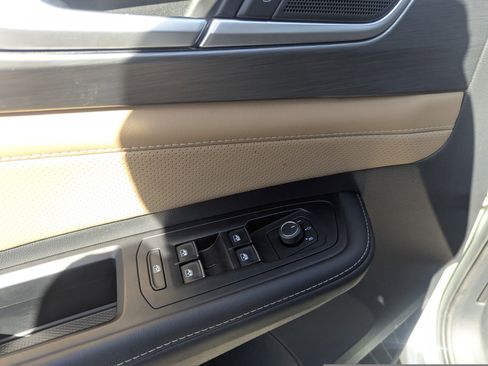 Used 2024 Volkswagen Atlas Cross Sport SE image 29