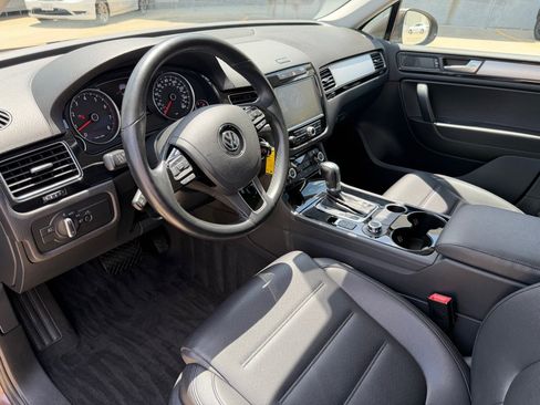 Used 2012 Volkswagen Touareg VR6 AWD/4WD image 11