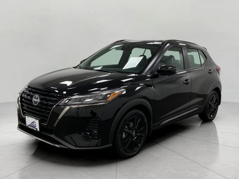 Used 2024 Nissan Kicks SR w/ SR Premium Package image 8