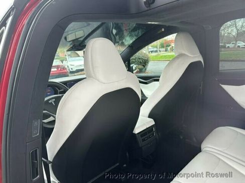 Used 2020 Tesla Model X Long Range image 16