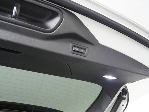 Certified 2025 BMW X7 M60i image 21