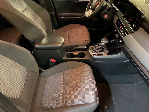 Used 2026 Kia Seltos LX FWD image 9